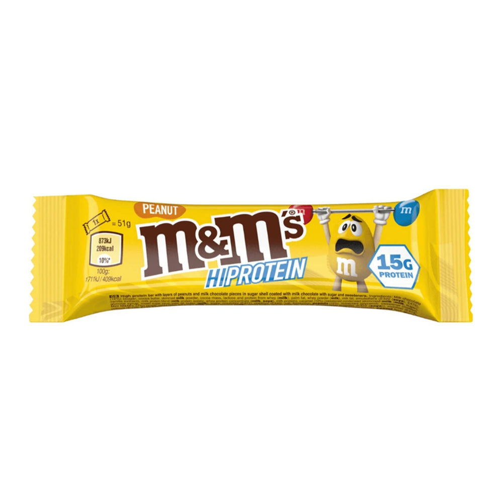 M&M's Protein Bar Peanut 51g – Frontansicht auf weissem Hintergrund mit Mini M&M's und Erdnüssen